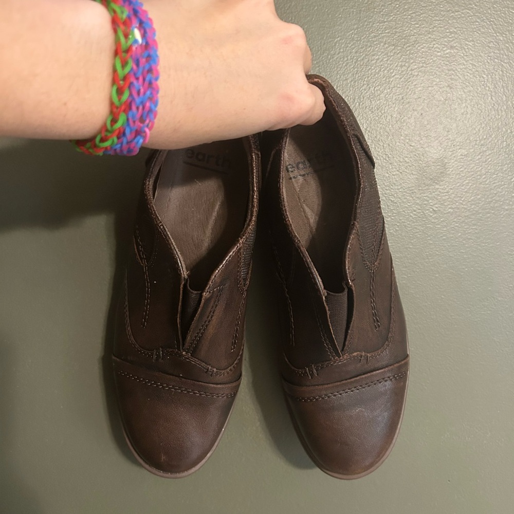 Earth shoes